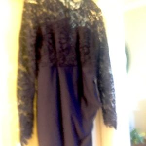 Black dress w/lace top/sleeves/dress scrunched
